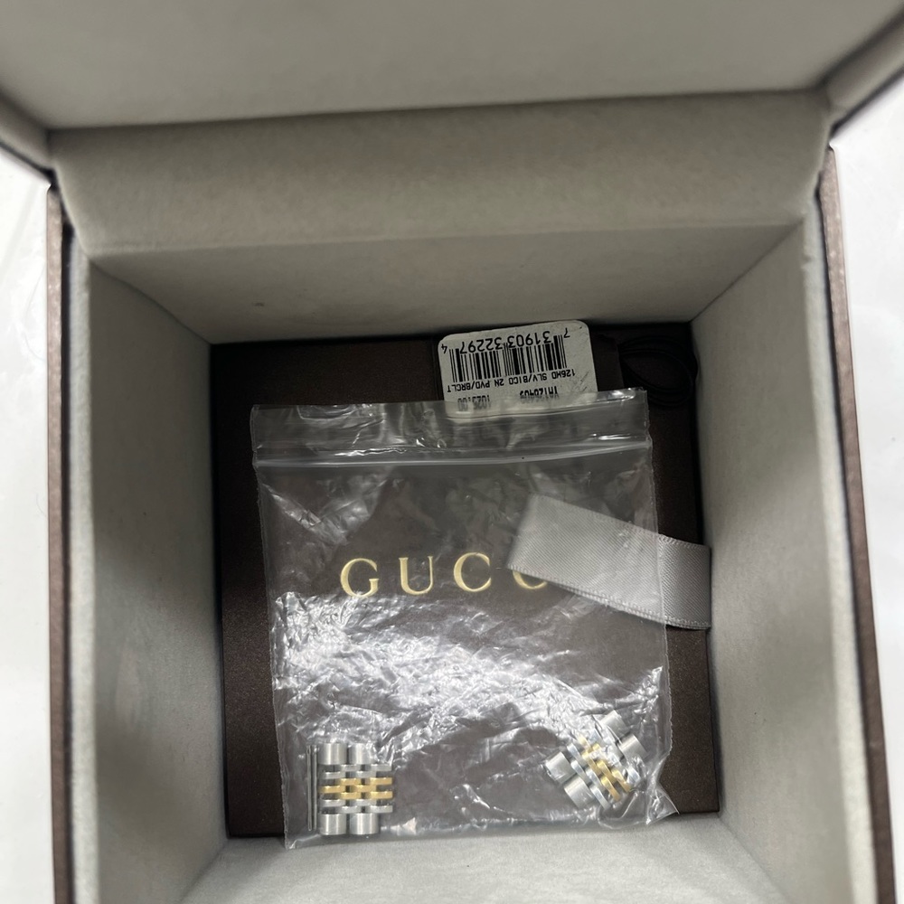 2 Tone Men’s Gucci Watch , gold and stainless steel - Picture 4 of 7